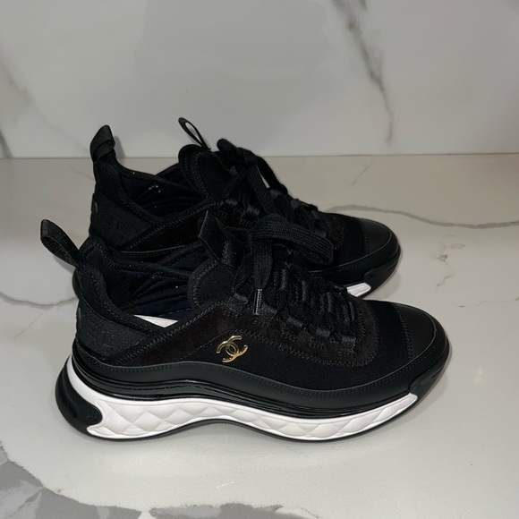 CHANEL
**SOLD** Velvet Calfskin Mixed Fibers CC Sneakers Black 36 - Picture 8 of 15